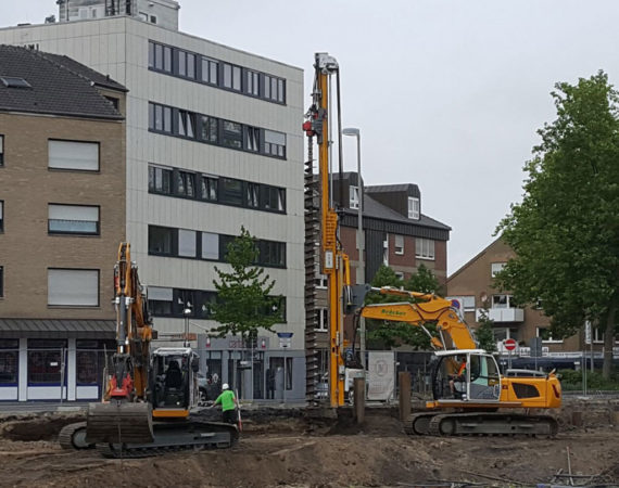 Trägerbohlwandverbau für den Neubau eines Kaufhauses